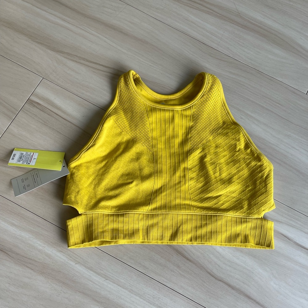 💛All in Motion sports bra top💛